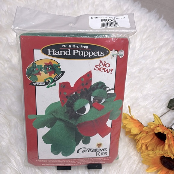 Vintage Sealed Mr. & Mrs.Frog Hand 2 Puppets No Sew Creative Kits By Pellon New! - Picture 1 of 8